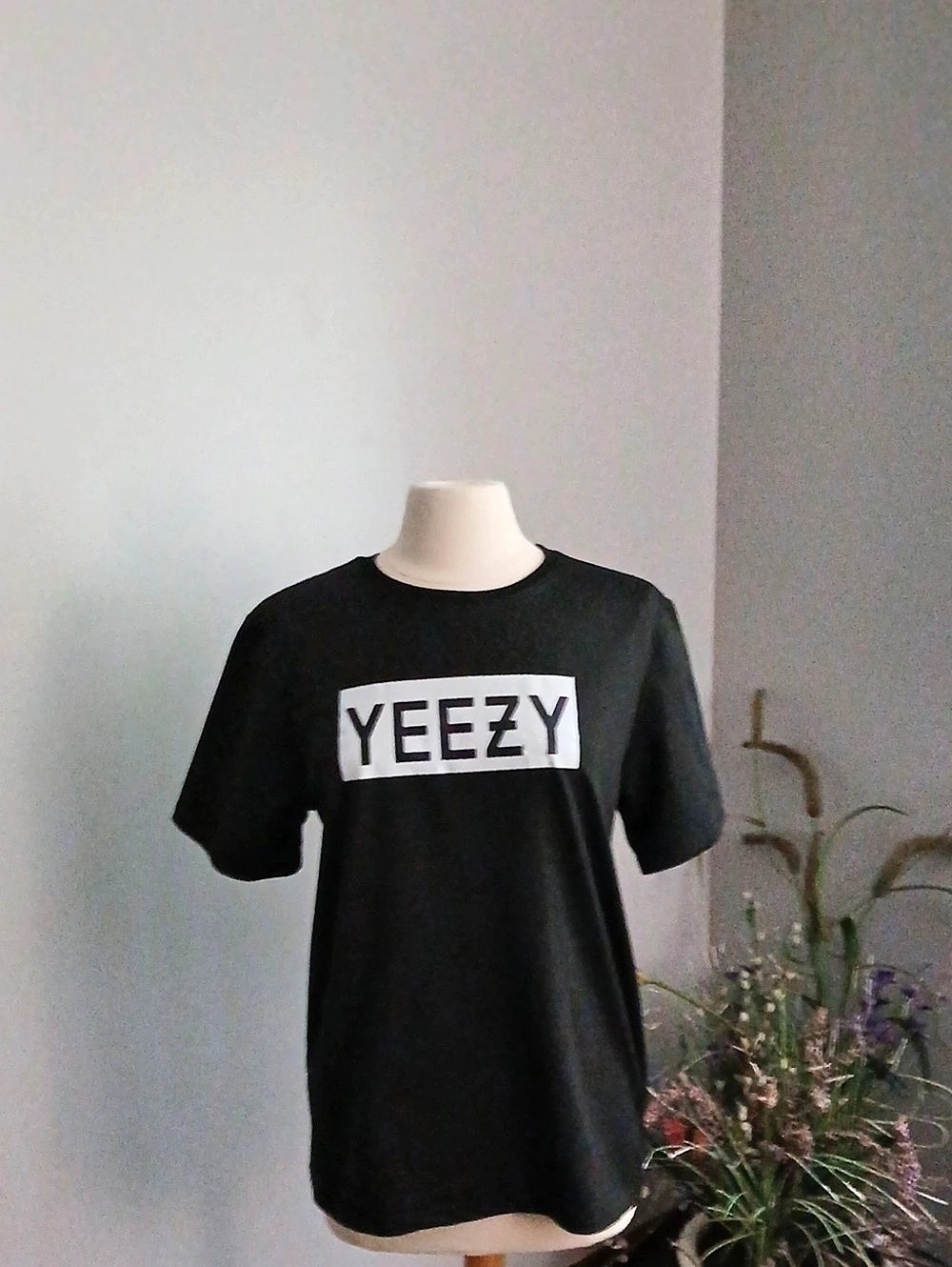 Yeezy YZY Box T-Shirt Logo Tee Black & White Medium